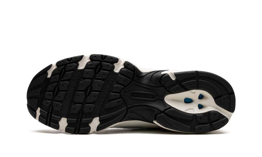 530 "White / Gold / Black" MR530TC