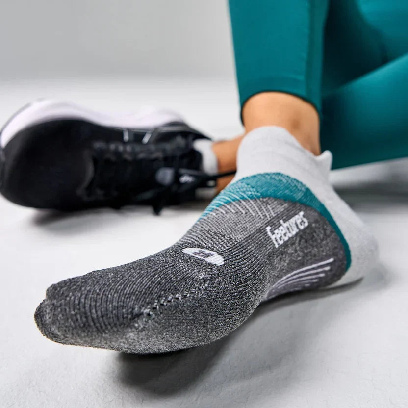 Feetures Socks Elite Light Cushion Tab